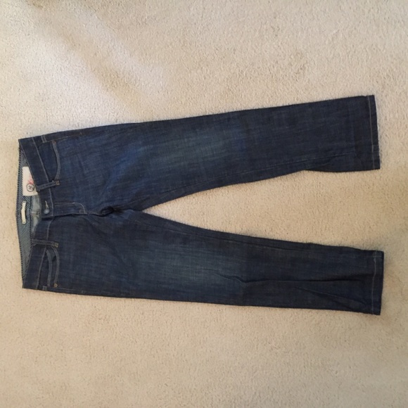 Jeans. Great condition. Barely worn - Picture 1 of 2